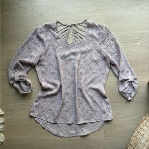 Woman’s Maurices Mauve Blouse with Unique Back Design